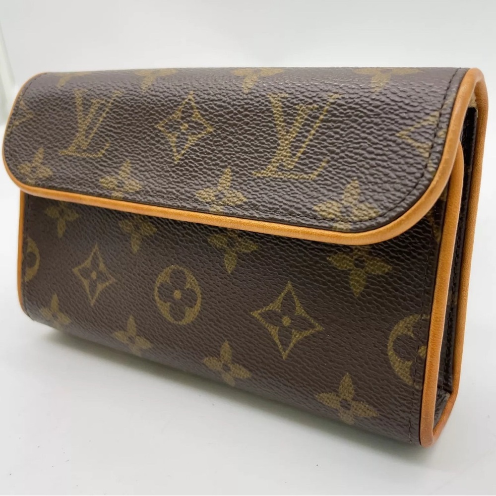 Authentic Louis Vuitton Pochette Florentine w/ original strap
